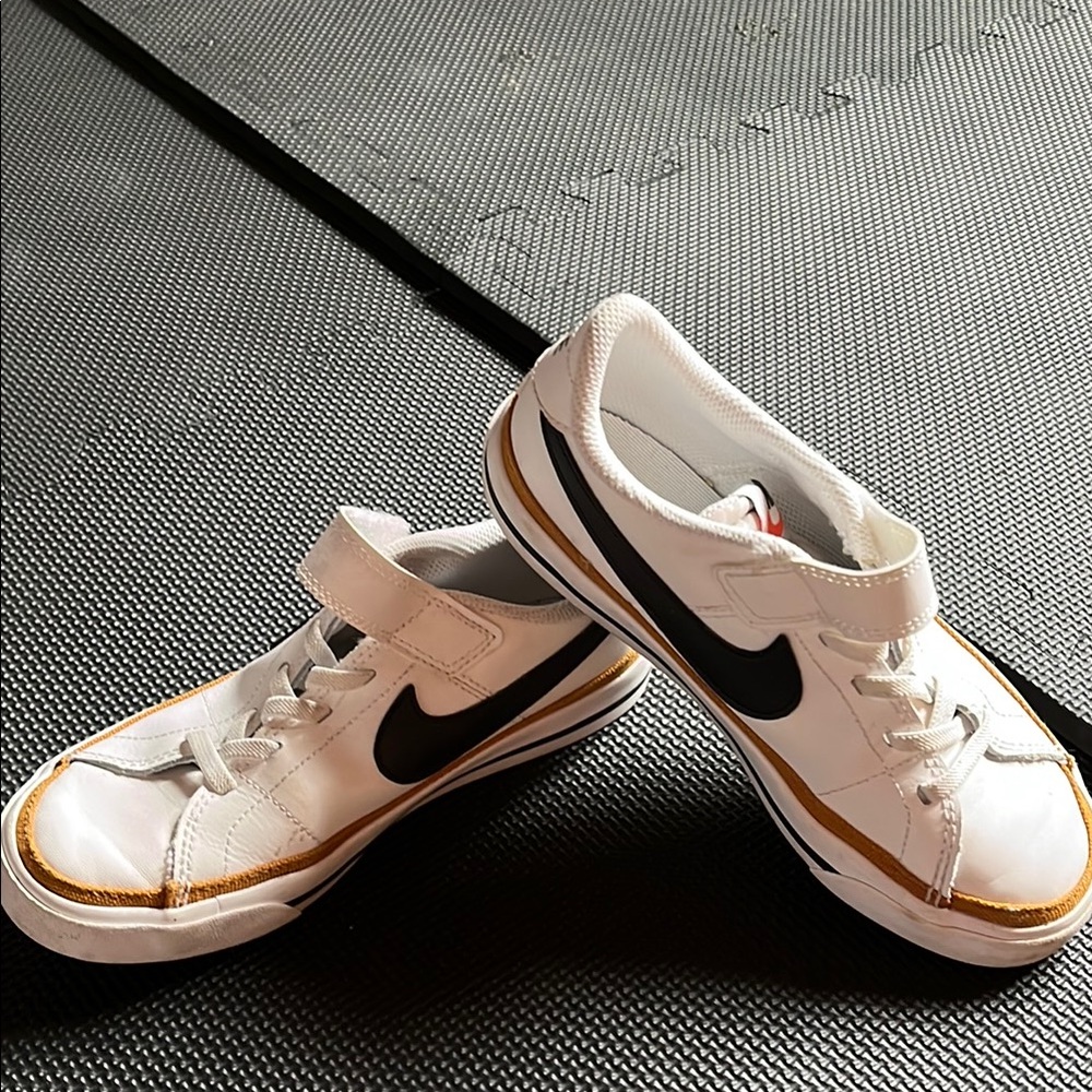 Nike Kids White and Gold Sneakers